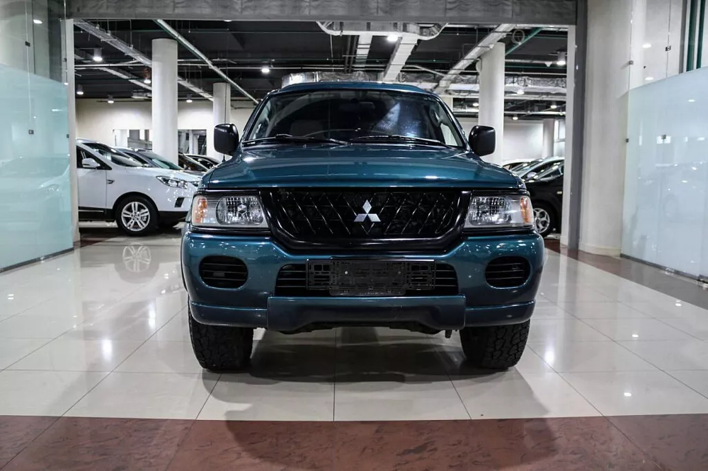 Купить Montero Sport с пробегом